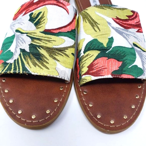 Steve Madden Mishos Mishelle Floral Slip-on Sandal - Picture 5 of 14